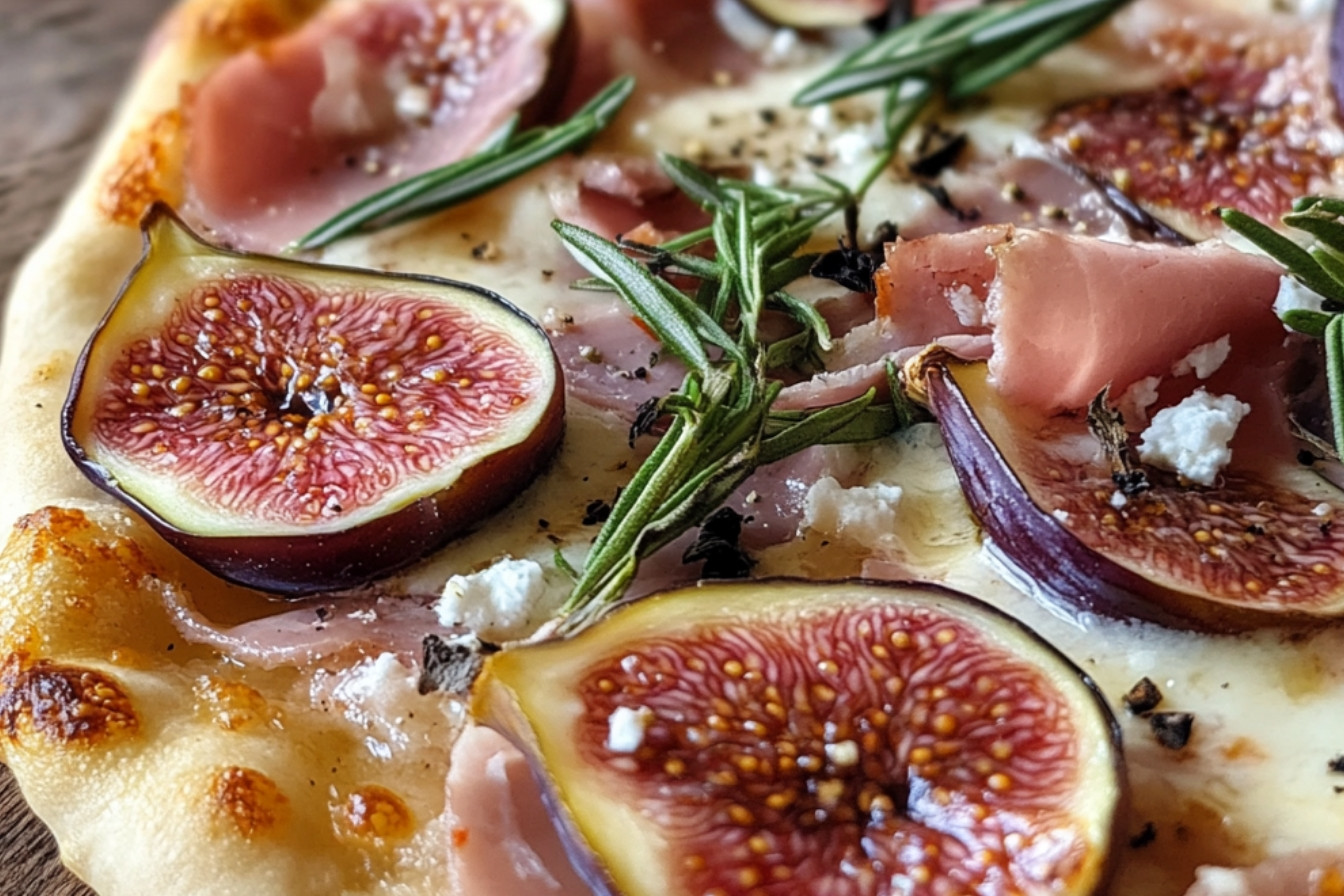 Pizza aux figues, fromage de chèvre et jambon italien